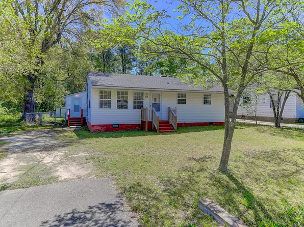 2401 Eagle Dr, Charleston, SC 29406