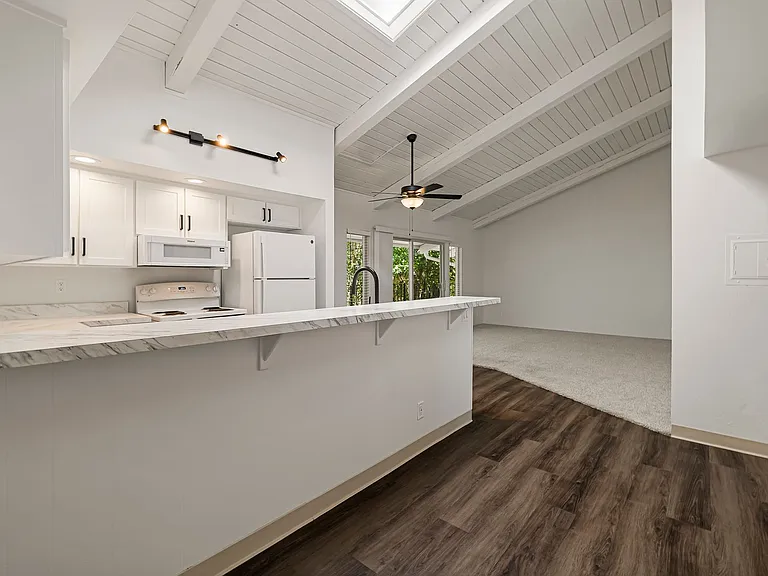 Villa Del Mar Apartments — Photo 19