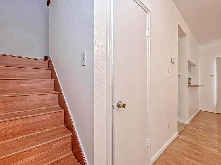 8299 Cambridge St #1705 — Photo 14