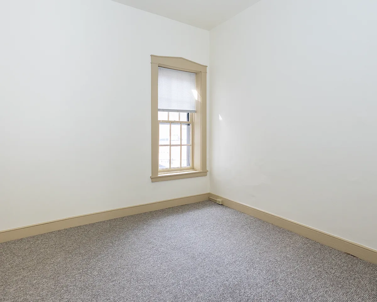 Building Photo - 336 N Queen St #2