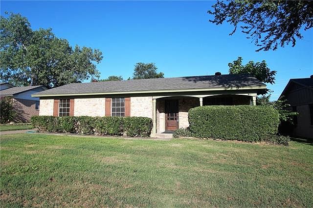 1st image of 2701 Jasmine Ln