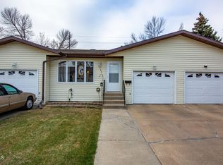 2903 Manitoba Ln, Bismarck, ND 58503