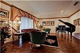 3rd image of 1800 Country Club Cir