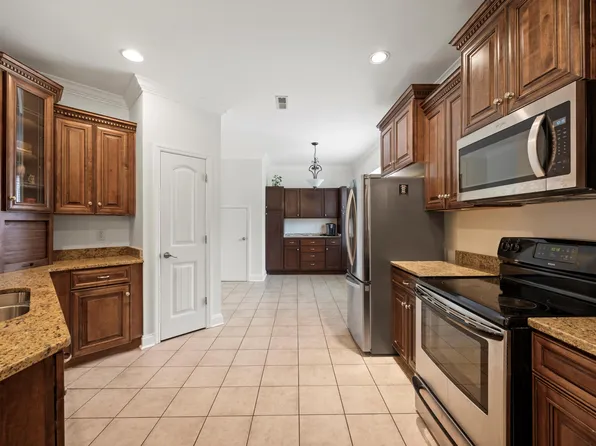 8614 Maple Valley Dr, Chattanooga, TN 37421