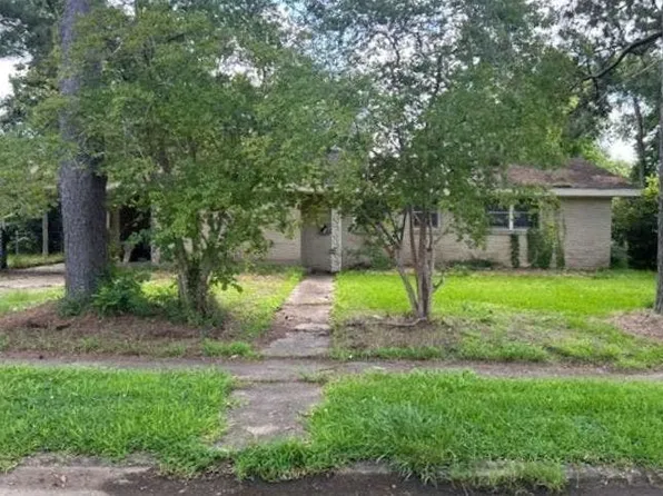 1439 Holly Dr, Opelousas, LA 70570
