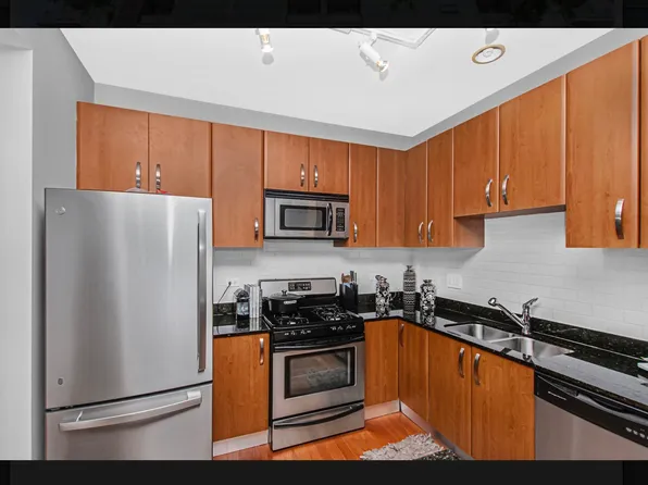 (undisclosed Address), Chicago, IL 60607