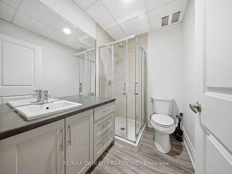 11 Queen St #201 — Photo 10