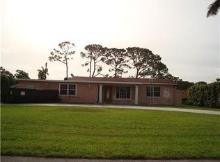 105 Dayton Rd, Lake Worth, FL 33467