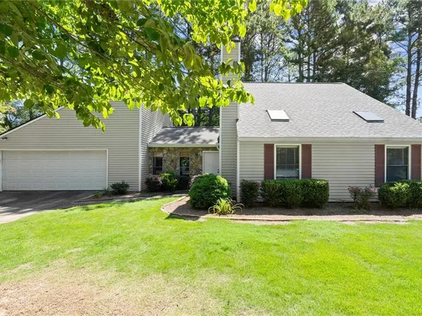 2272 Macby Dr, Marietta, GA 30066