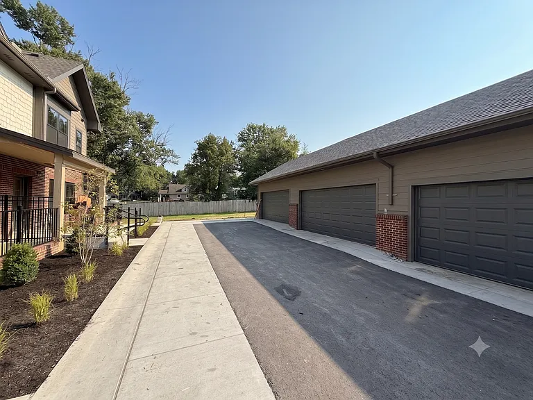 8180 Greystone St — Photo 4