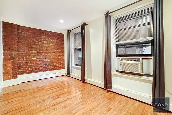 Rented by Bond New York | media 19