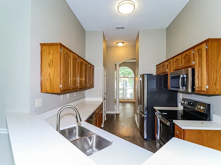 1883 Banstead Dr — Photo 8
