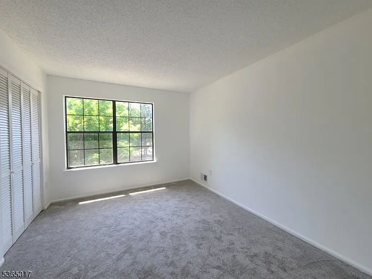 113 Irving Pl — Photo 16