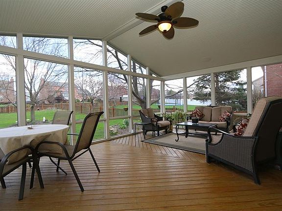 3rd image of 4743 Peak Dr