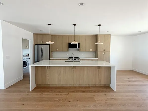 6300 Teesdale Ave, North Hollywood, CA 91606