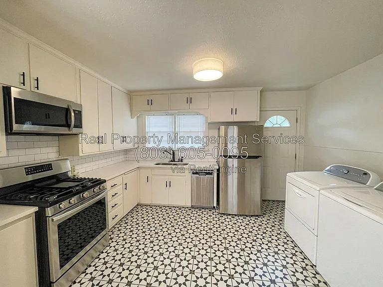 2917 Canton Ave — Photo 4