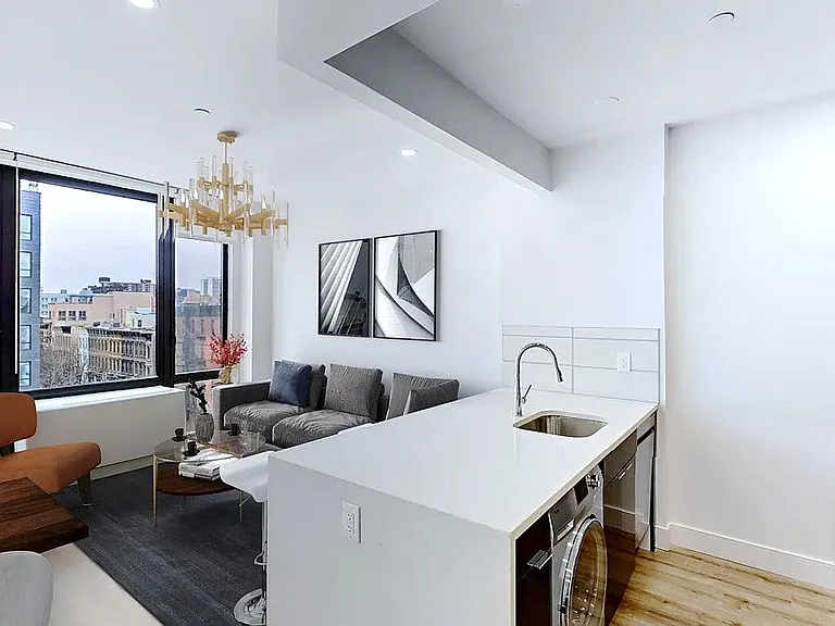 416 Lenox Ave #6B — Photo 1