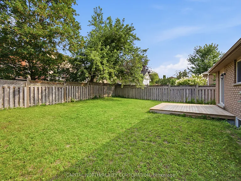 126 Marsellus Dr — Photo 36