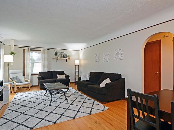 5th image of 6706 Cloverdale Ave