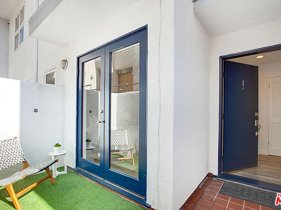 4th image of 2501 28th St APT 1