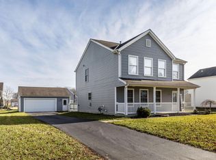 1117 Lake Forest Dr, Hebron, OH 43025