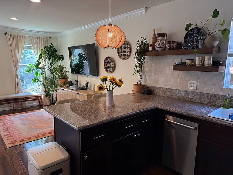 1608 Cedar Ave — Photo 8