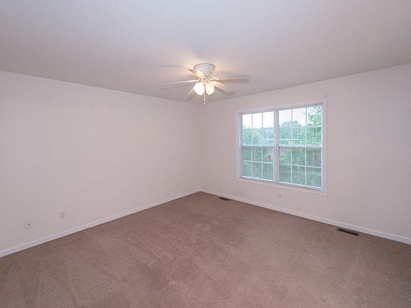 2nd image of 140 Olivia Ln
