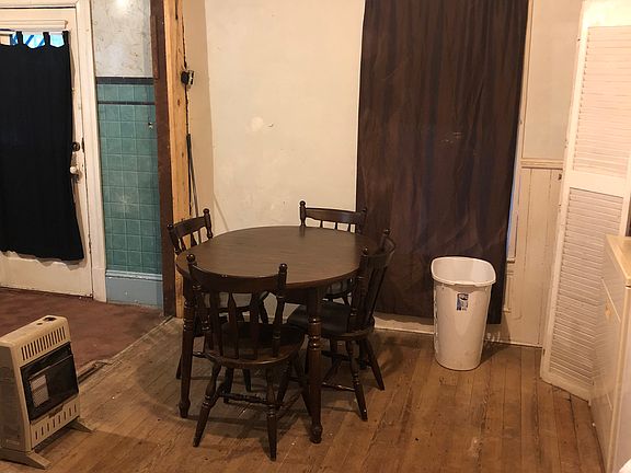 2nd image of 1109 Camden Ave