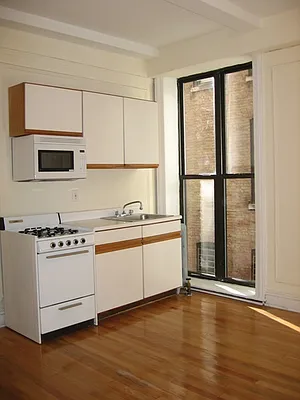 Rented by City Connections Realty | media 8