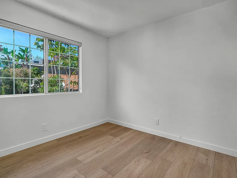 914 Hilldale Ave — Photo 12