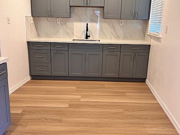 3rd image of 144 San Lorenzo Ave APT 1