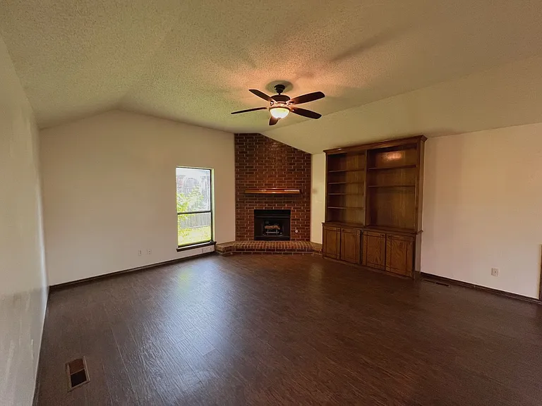 112 N Grand Fork Dr — Photo 5