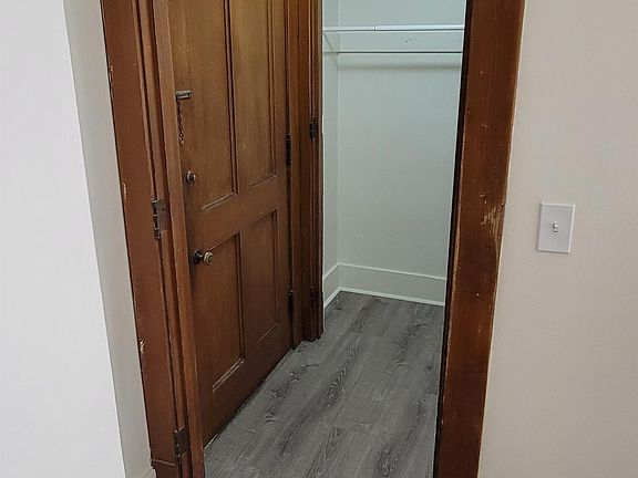 4th image of 318 Brady St #2