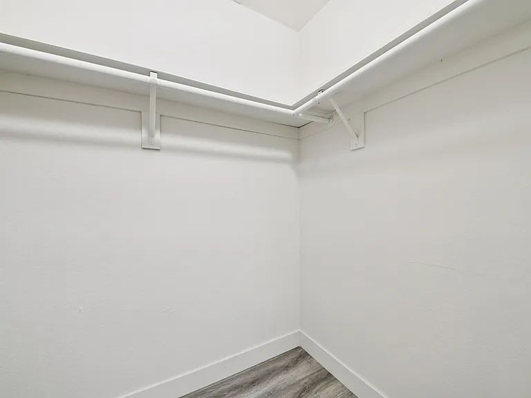 Kenmore Towers — Photo 10