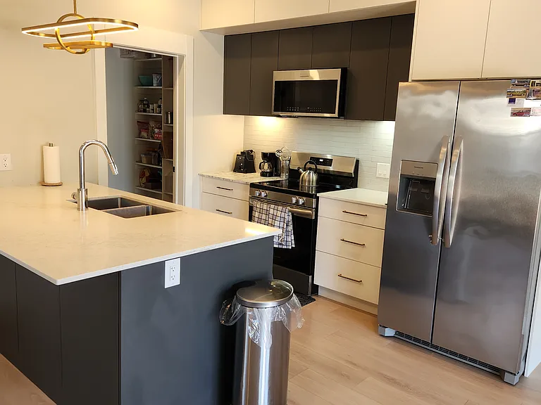 81 Honeygold Dr — Photo 3
