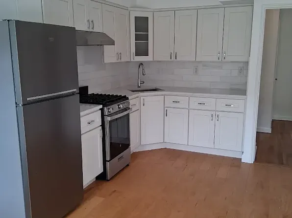 25-18 73rd St #1, East Elmhurst, NY 11370