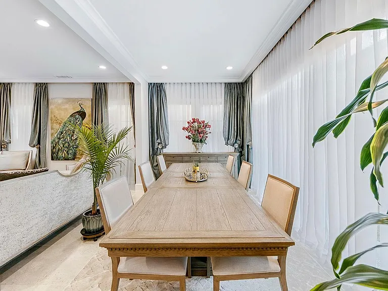 You can have a large dining room or a conservatory. Whatever fits your lifestyle best, the options are here for you!