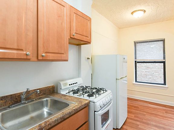 4th image of 5417 N Kenmore Ave #D504