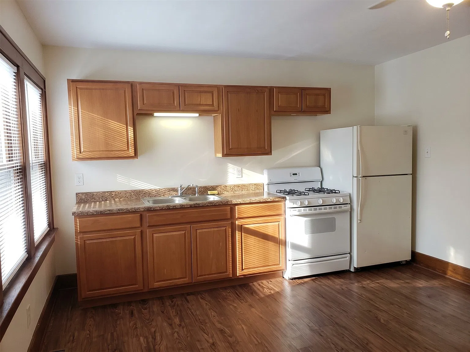 1 bed, 1.0 bath, 600 sqft, $1,100 — Photo 4