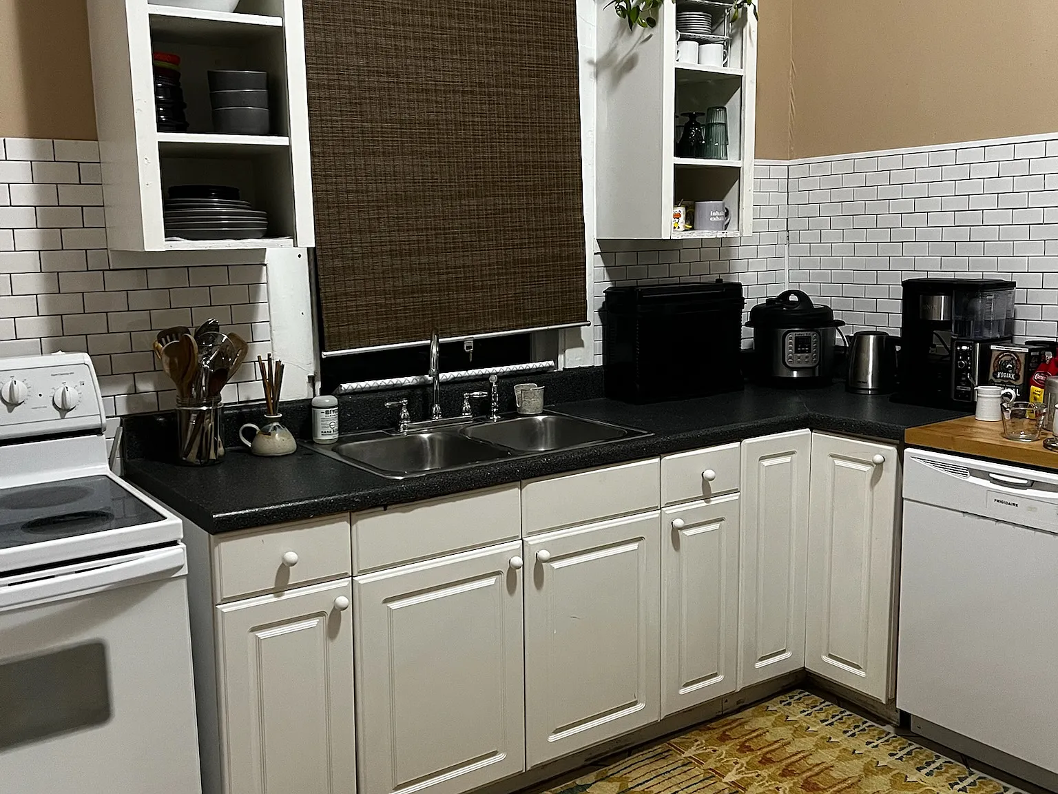 1 bed, 1000 sqft, $1,696 — Photo 4