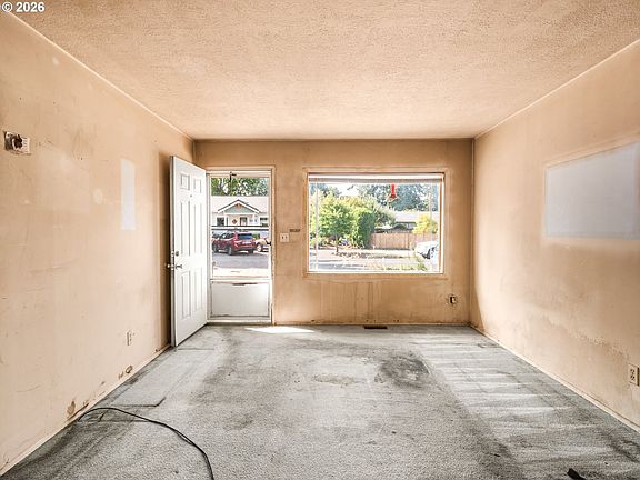 3rd image of 5419 SE Steele St