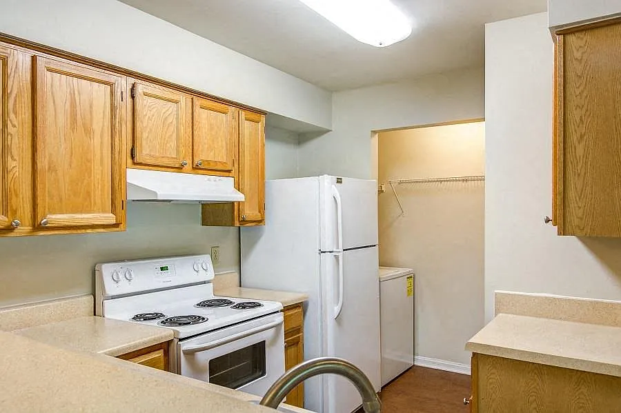 Arboretum Place Apartments — Photo 3