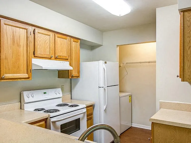 Arboretum Place Apartments — Photo 3