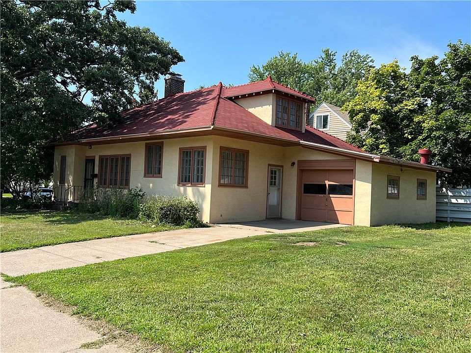 1st image of 1203 4th Avenue E