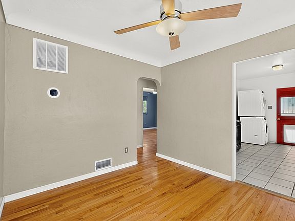 4th image of 2913 San Joaquin Ave SE