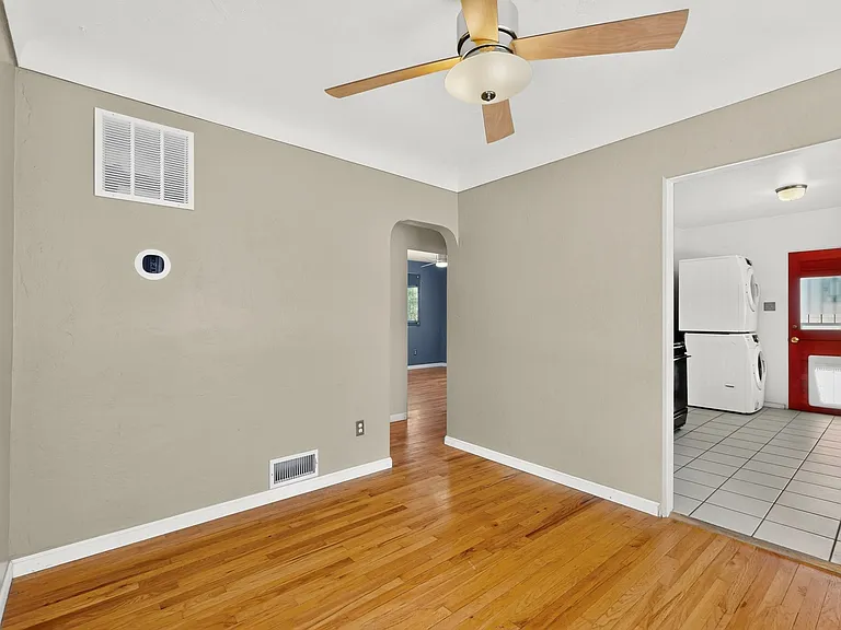2913 San Joaquin Ave SE — Photo 4