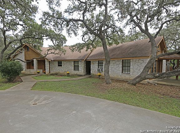 2nd image of 9516 Geronimo Oaks St