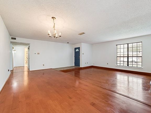 5th image of 4012 Shackelford Dr