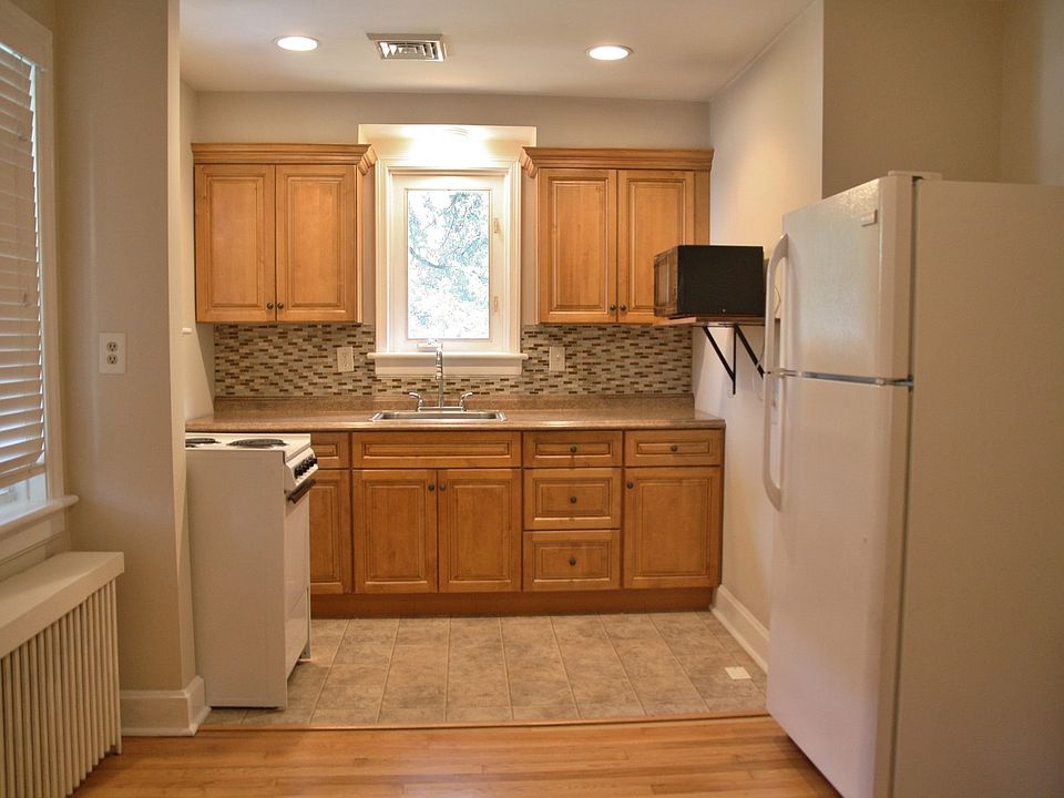 1st image of 2722 Walnut St APT D
