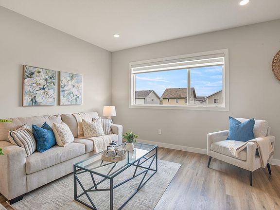 5th image of 38 Thayer Close